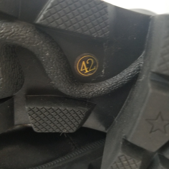 Excellent Condition Womens GUCCI High Top Honeybee Boots Size 42 Euro - Picture 10 of 11